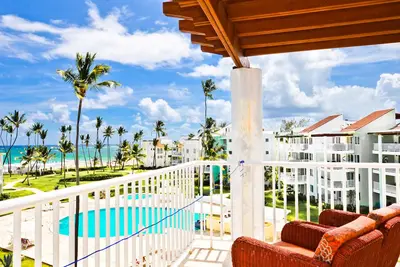 Image de Playa Turquesa D-402 Premier Beachfront Ocean View with 50mbps Wifi