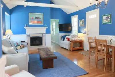 Image de Walk To Beach, Hyannisport Three Bedroom!