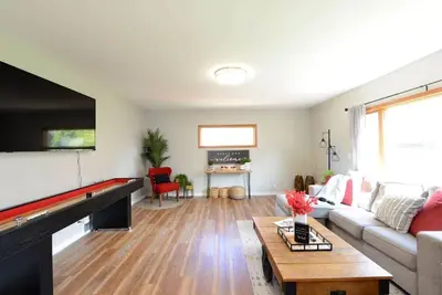 Image de Completely Remodeled Home Blocks from Ndsu and Downtown Fargo