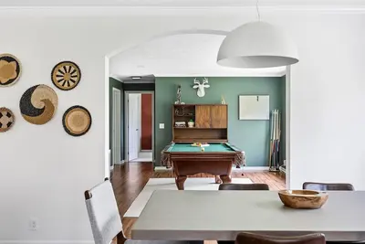 Image de Juniper Presents: Posh Retreat Home-Great Views, Yard, Hot Tub, Firepit