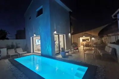 Image de New contemporary villa with private pool