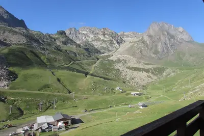 Image de Studio au pied des montagnes