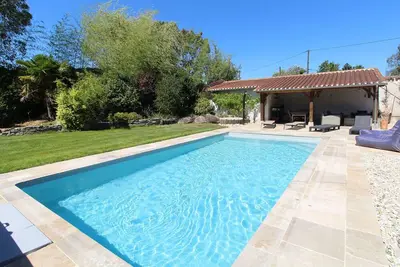 Image de Gîte moderne avec piscine en Anjou, proche Saumur et Cholet, idéal pour familles et groupes