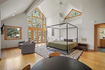 Image de Serene Sunriver Retreat with Access to The Cove