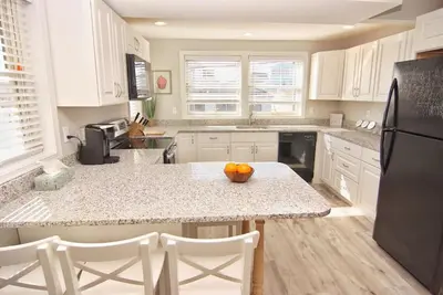 Image de Plum Royale Jr: Cozy Plum Is. home w/beach access