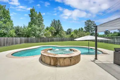Image de Pool home in Gated Golf Course community on Lake Conroe