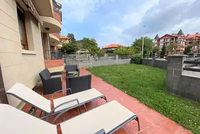 Image de Bajo con jardin, piscina y garaje junto a la playa- Alcarite 6040