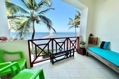 Image de Spacious Oceanfront Condo in South San Pedro – Infinity Pool, Kayaks& Family Fun