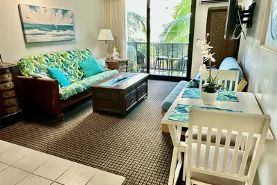 Image de 2 Side By Side Condos 2 Blocks From The Beach! Lots Of Sleeping Space!