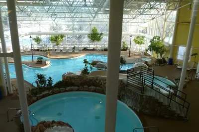 Image de stunning views of Lake Winnipesaukee and Lake Winnisquam.