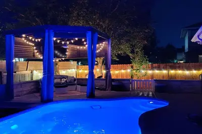 Image de ~Relaxing South Austin Retreat w/Pool 4br/2ba~