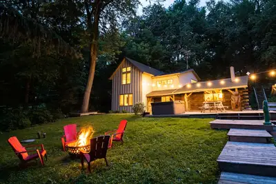 Image de Gorgeous Lake House on Little Green Lake