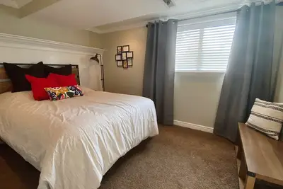 Image de Entire Modern Basement Apt in Sandy—1 min to I-15