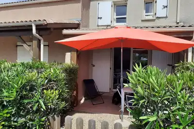 Image de Maison dans résidence sécurisée avec piscine