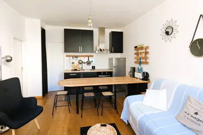 Image de **Arcachon Centre: T3 Moderne avec Terrasse, Proche Plage et Commerces pour 4 Personnes**