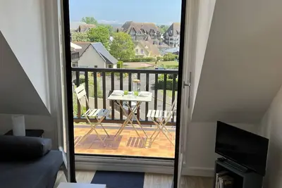 Image de Appartement 2 pièces en bord de mer avec accès direct à la plage de Cabourg, proche Thalassothérapie
