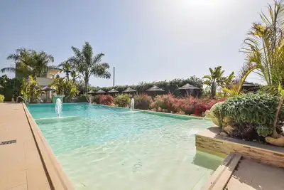 Image de Maison confortable de 3 chambres à.