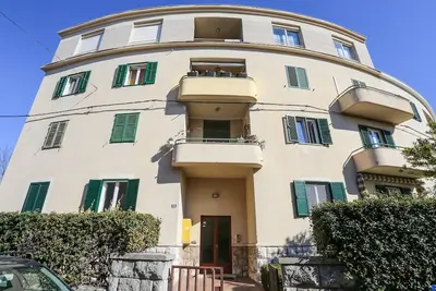 Image de Appartement confortable de 3 chambres à.