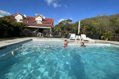 Image de Maison au calme avec piscine, vue mer et accès mer à 2 minutes à pied