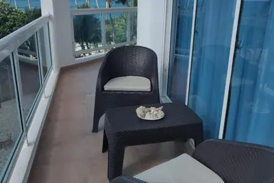 Image de Spacious 2 bedroom. 360 Panoramic Ocean view 🌊 Apartment.
