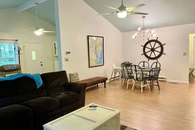 Image de Beach House in waterfront gated community w/ salt water pool