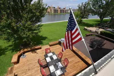 Image de Lakeside Retreat at Walden offering resort-style amenities
