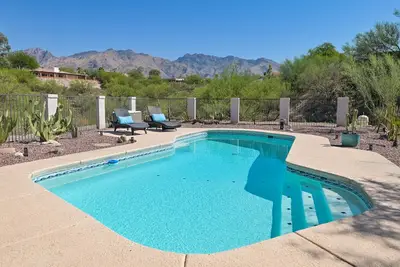 Image de **Entire Foothills Home W/Pool** 3 bed 2 Bath - Casa De Paz