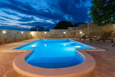 Image de Belle maison de 2 chambres à Benkovac
