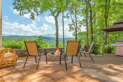 Image de Serene & Private Cabin with **Incredible Mountain Views!