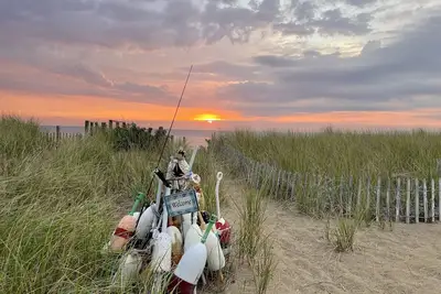 Image de Oceanside Haven 2-Family Beach House 5br 2 Ba