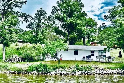 Image de Lake Victoria, White cabin  with beautiful views overlooking the lake