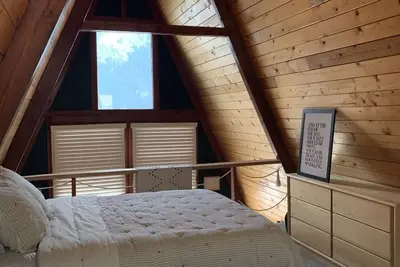 Image de Holter Lake Water Front Cabin