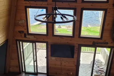 Image de Waterfront Cabin on Beautiful Peavy Lake! Sandy Beach with Crystal Clear Waters!