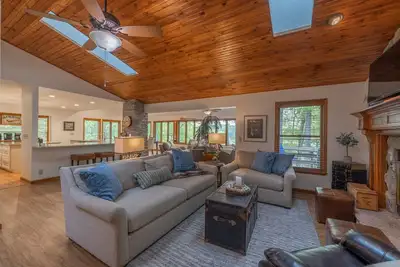 Image de Kinsey Cove by Innsbrook Vacations!