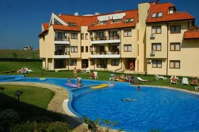 Image de Brand New Apartment with pool, gym and playground