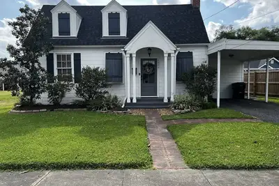 Image de Cozy 3 bedroom Downtown Cottage