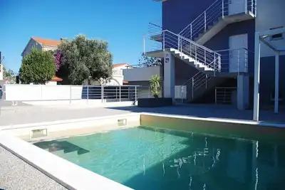 Image de Fully equiped balcony apartment with pool