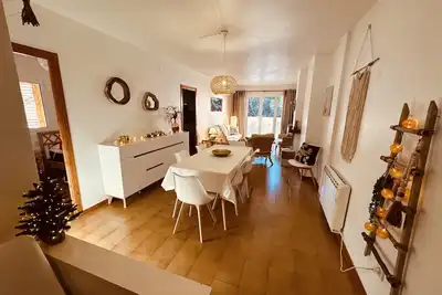 Image de Appart. à 70 m de la plage et très proche centre - piscine - parking privé fermé