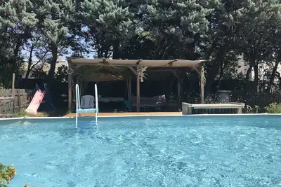 Image de Villa moderne - idéal famille- jardin piscine sécurisés Provence - jeux enfants