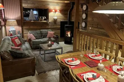 Image de Chalet, à 200m des pistes de ski, terrasse, cheminée ou poêle à bois, télévision, 100m², Les 2 Alpes