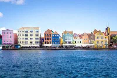 Beautiful Heritage Home in The Heart of City Centre Willemstad ☞ De Handelskade