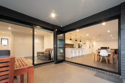Image de Modern Home for Large Groups or Families
