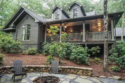 Image de Luxurious Mountain Escape - Crisp Mountain Air Beckons. . .