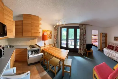 Image de 300m du centre station, 3ème étage, balcon, 28m², Risoul