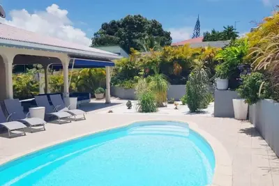 Image de Villa à Sainte Anne G104 3 ch piscine plage 600m