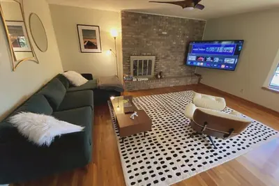 Image de Waterfront Mid-century Revival for Fam & Friends