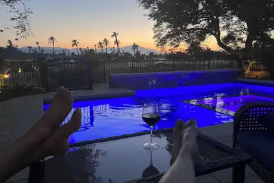 Endless Sunset retreat with golf views; walk to Coachella