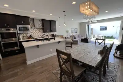 Image de Walk to Mile High Stadium!