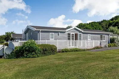 Image de A Nordic Style 6 berth Luxury Lodge with raised veranda on 3 sides.