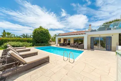 Image de Villa Latchi Marina 12 - a villa that sleeps 6 guests in 3 bedrooms